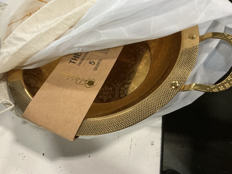 Condition photo showing Good Condition for nuur wok, stainless steel, 5 quart, oven safe, dishwasher safe, all stove types compatible, pot, pan, saute pan, fry pan, karahi, serving dish, bakeware, baking dish, serving bowl
