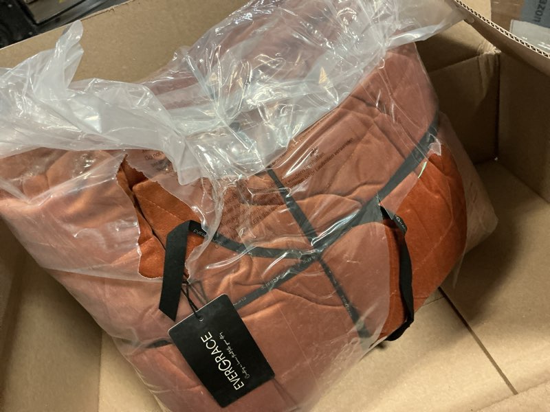 Condition photo showing Good Condition for evergrace 3 pieces luxurious velvet king quilts, ultra soft lightweight velvet comforter set, matelasse oversized bedspread coverlet for all season with 2 shams, burnt orange, 108"x96" burnt orange king (108"x96")