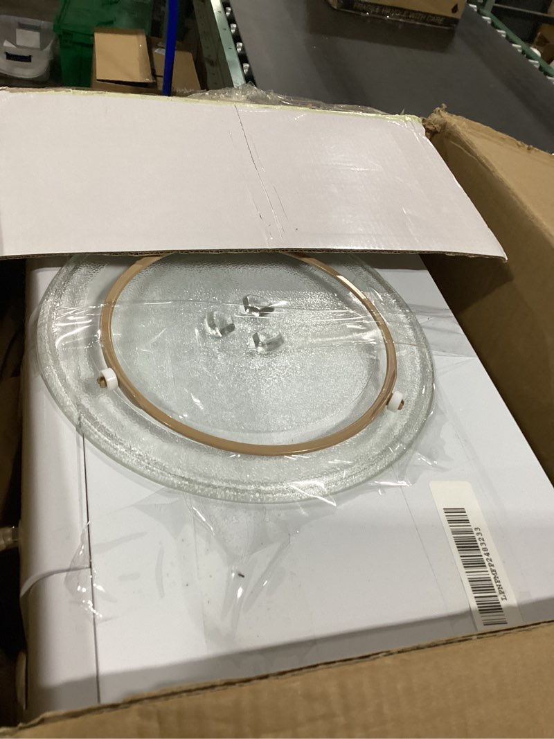 Condition photo showing Good Condition for Nostalgia Retro Microwave Oven - 0.7 Cu Ft, 700-Watt Countertop Size with Glass Turntable, Child Safety Lock, 8 Auto-Cook Programs, Digital Clock - White 0.7 Cu. Ft. White