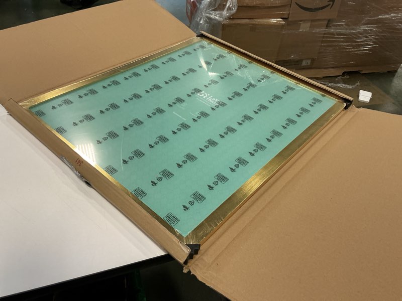 Condition photo showing New/Like New for LaVie Home 24x30 Gold Picture Frames 1 pack