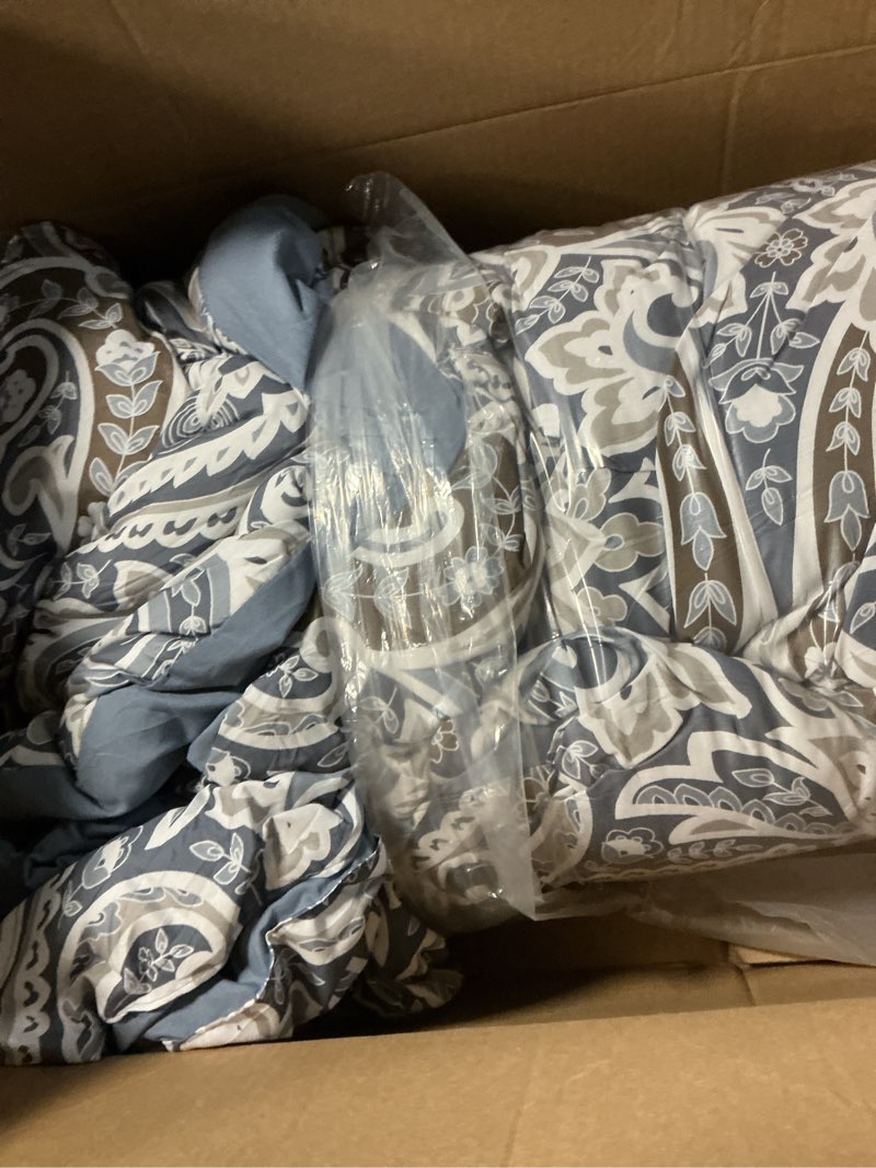 Condition photo showing Good Condition for drucon boho paisley comforter set queen size, 7 pieces bed in a bag black gold comforter set, soft lightweight bedding set (1 comforter, 1 flat sheet, 1 fitted sheet, 2 pillow shams, 2 pillowcases) black and gold queen