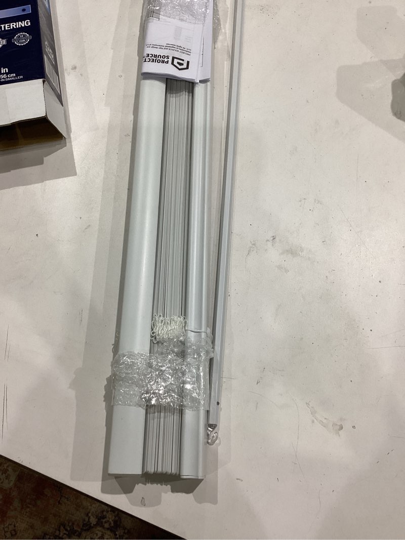 Condition photo showing Good Condition for project source 1-in slat width 27-in x 64-in cordless white vinyl light filtering mini-blinds item #889863 | model #ap03002700640n1012x
