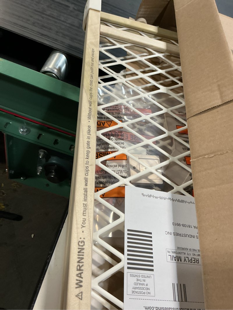 Condition photo showing Good Condition for toddleroo by north states diamond mesh wooden baby gate: 26.5"- 42" wide. pressure mounted baby gate for doorway. (23" tall, sustainable hardwood)