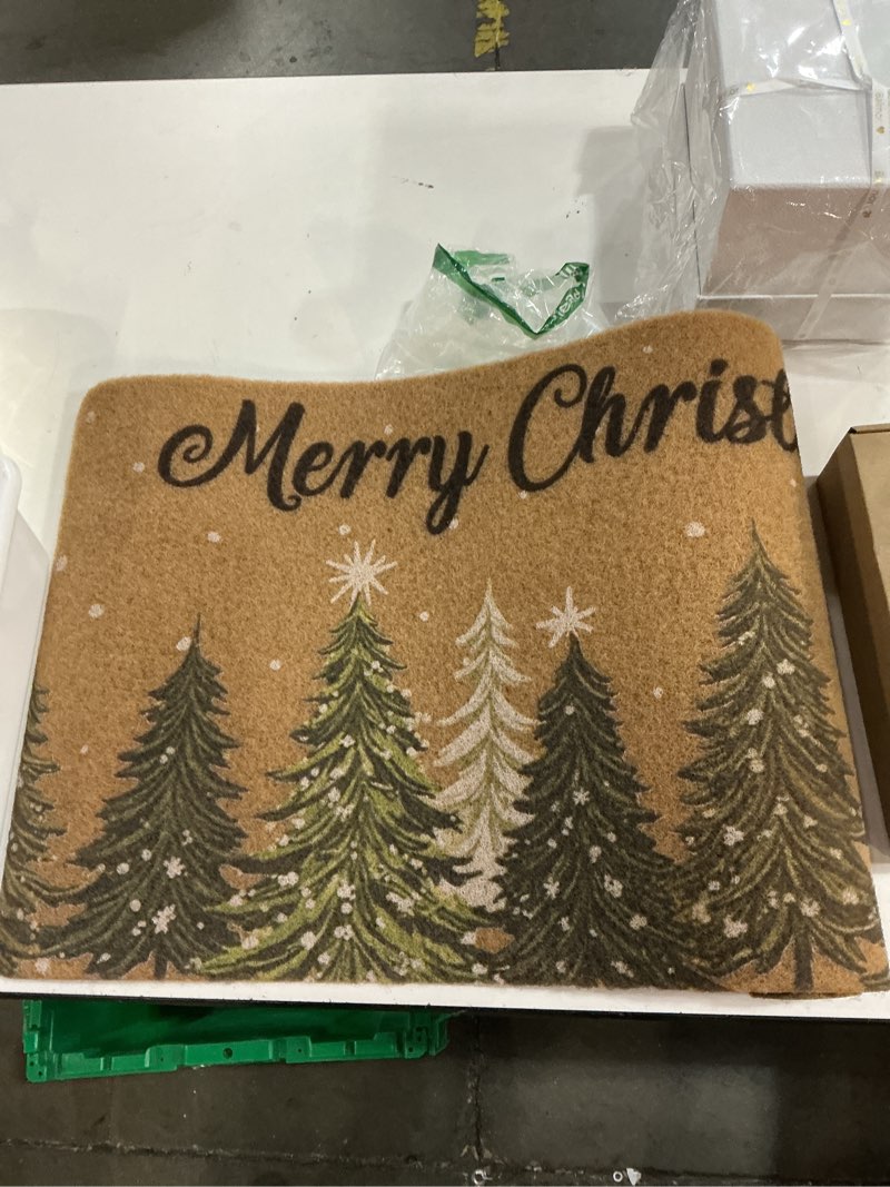 Condition photo showing Good Condition for ((Similar))Winter Chirstmas Pine-Trees-Welcome-Doormat Outdoor-Entrance Faux-Coir Entryway-Rug Non-Slip Dirt-Trapping Indoor-Outside Porch 17x29 Inch White Green 1'5\" x 2'5\" (Rectangular)