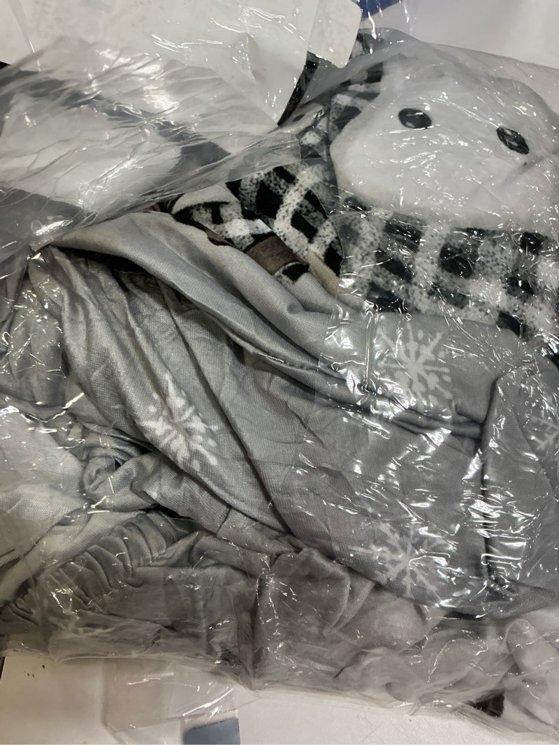 Condition photo showing Good Condition for Horaldaily 6PCS Christmas Dining Chair Covers,Grey Snowman Stretch Removable Washable Slipcover Chair Protector for Dining Room Home Decor 18"D x 18"W x 23",6pc Grey