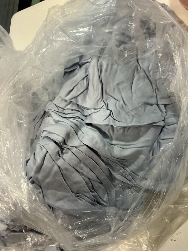 Condition photo showing Good Condition for bamboo duvet cover set, king/cal king, sky blue