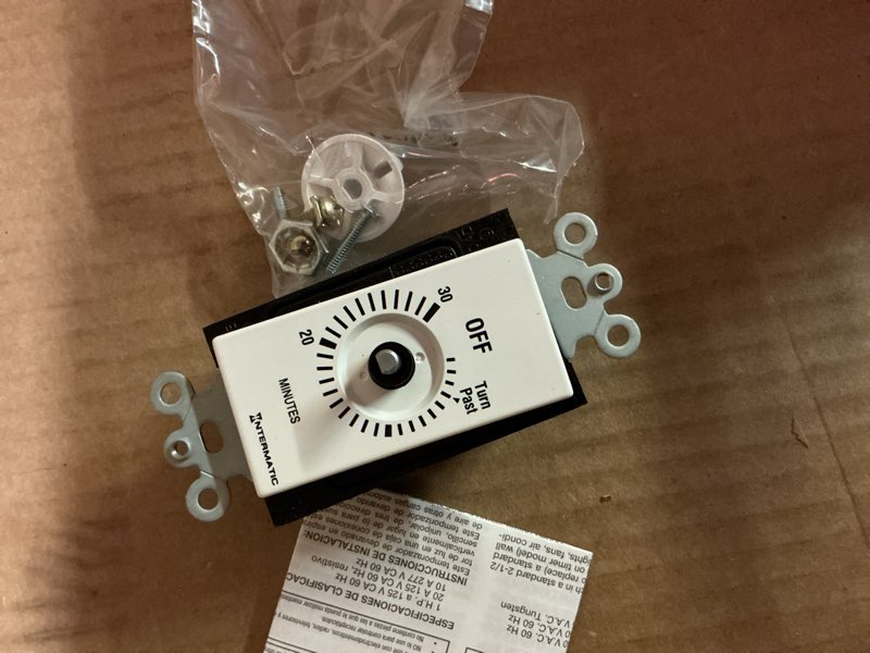 Condition photo showing Good Condition for intermatic indoor spring wound timer 277 v white