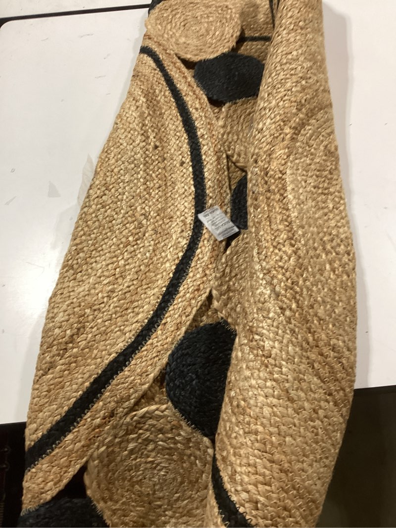 Condition photo showing Good Condition for jonathan y two-tone jute circle medallion black/natural 4' round indoor area rug, aurora hippy, cottage, easy-cleaning for living room, bedroom, kitchen, pet friendly, non-shedding (rnf109a-4r) 4'1" (round)