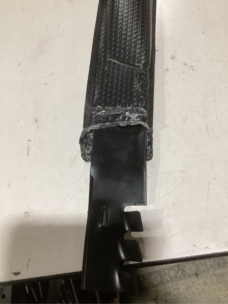 Condition photo showing Good Condition for 942-0616 mower blade fits for cub-cad et 42" deck xt1-lt42, xt2-lx42, 942-04308-x mulching blades compatible with super bronco 42 hydro, tb42, craftsman t1000, t1200, replace 942-04126-x