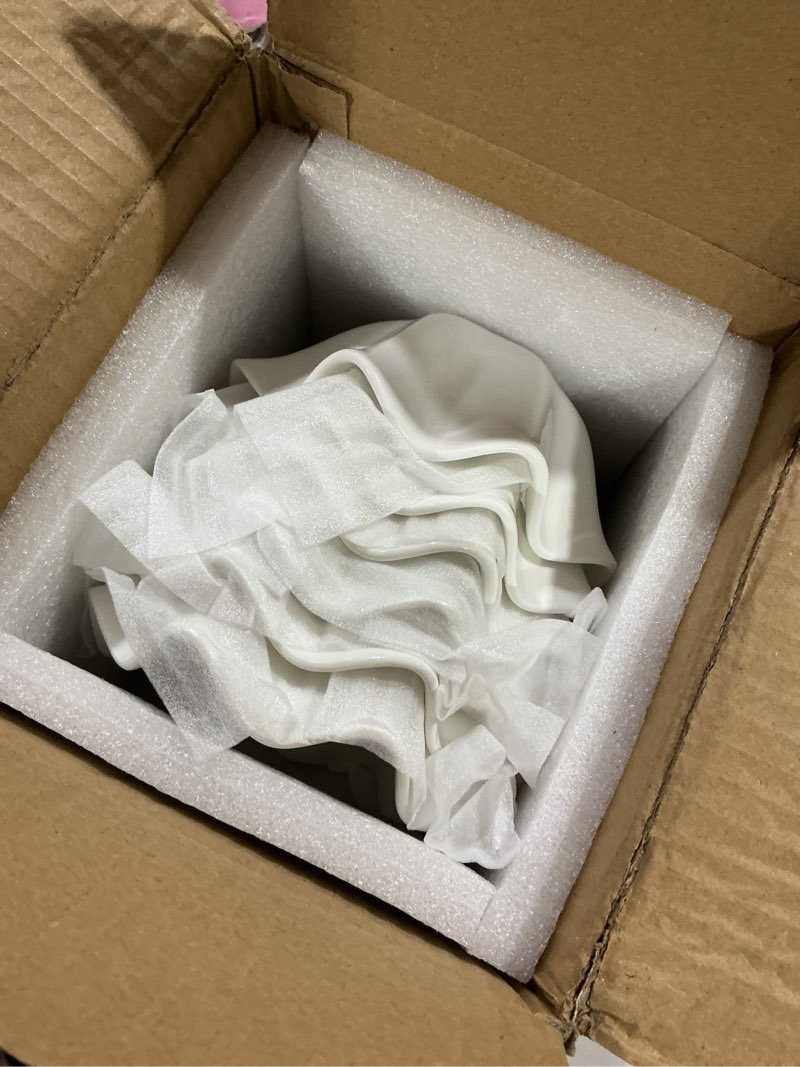 Condition photo showing Good Condition for foraineam 6 pack porcelain dessert bowls baking ramekins, 13 ounce flower shaped serving bowls for dipping sauces, souffle, creme brulee, ice cream, dessert