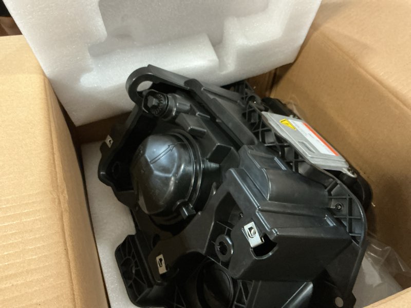 Condition photo showing Good Condition for xenon headlight assembly driver side compatible with 2019 2020 2021 blazer w/bulbs halogen turn light left headlamp replace gm2502492 84588815