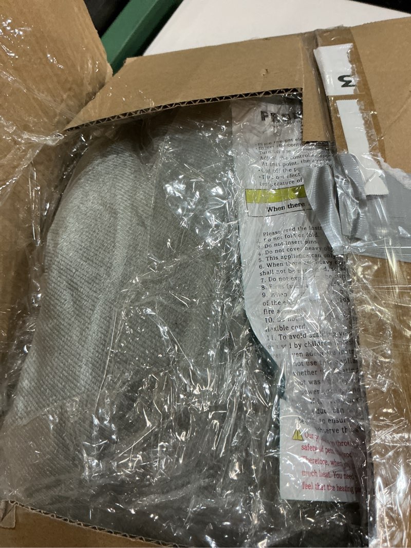 Condition photo showing As Is for BWOGUE Indoor Heated Cat Bed, 2 in 1 Heated Cat Cave Bed with Temp Adjustable and Timer, Warming Cat Bed Thermo-Pet Nest for Indoor Cats Old Cats 16.9"×16.9"×16.1" (Gray)