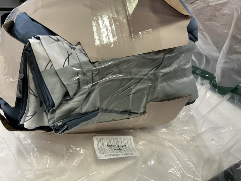 Condition photo showing Good Condition for dduoxin blue king size comforter set - boho navy striped comforter bedding set, floral pattern soft duvet insert, reversible skin friendly comforters with 2 pillowshams, blue/white navy blue/gray/white king(90"x104")
