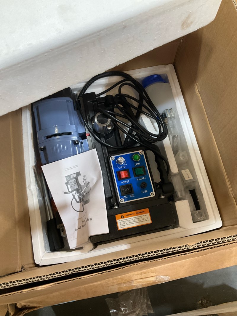 Condition photo showing Good Condition for zelcan 1100w mag drill press, 2700 lbf portable magnetic drill press with 1.6" boring diameter, heavy duty magnetic drill with all-copper motor, 550 rpm electric drilling machine 1100w/1.6"