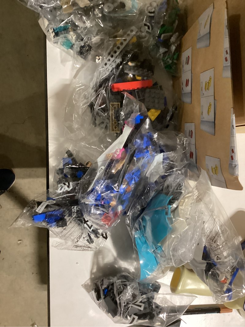 lego fortnite battle bus building toy - collectible fortnite toy for kids, boys & girls, ages 10+ - 