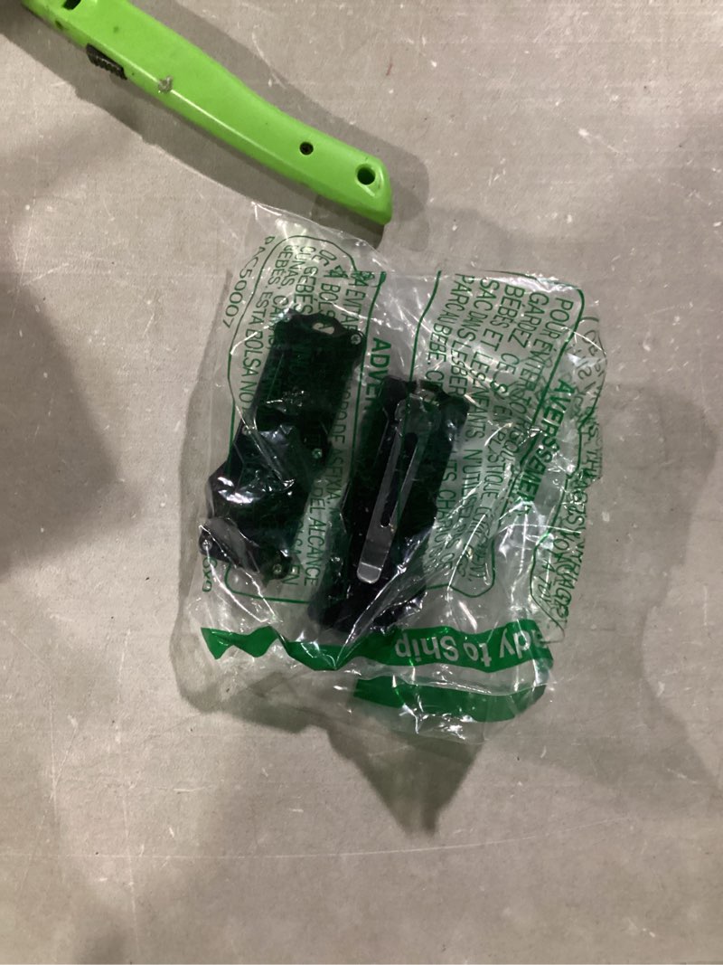 Condition photo showing Good Condition for Folding Utility Knife For Men, Double Action Auto Retractable Knife, EDC Self Retracting Box Cutter With Belt Clip, Assisted Opening Automatic Knife Push Button With 10pcs Extra Blades Black