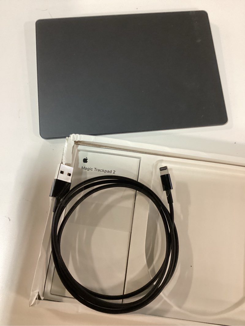 https://lotting-media.assets.bidfta.com/lotting_6a9010a8-2639-4075-b6a1-1bab91f7c747