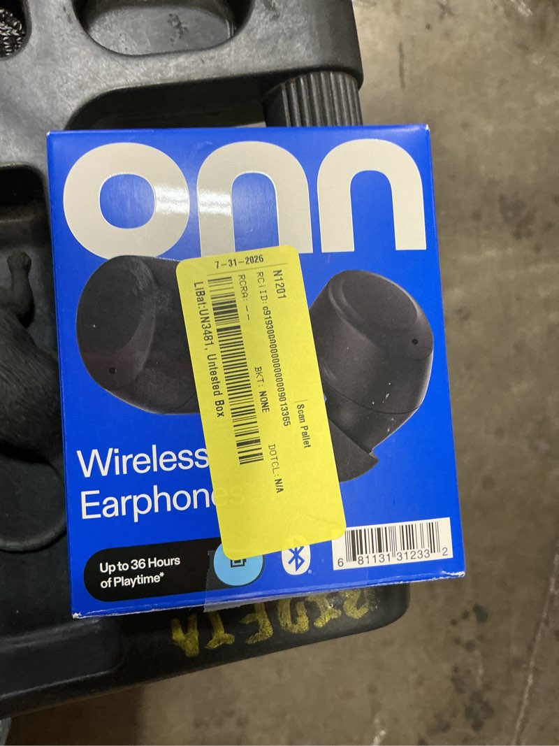 Condition photo showing Good Condition for onn. true wireless headphones with charging case