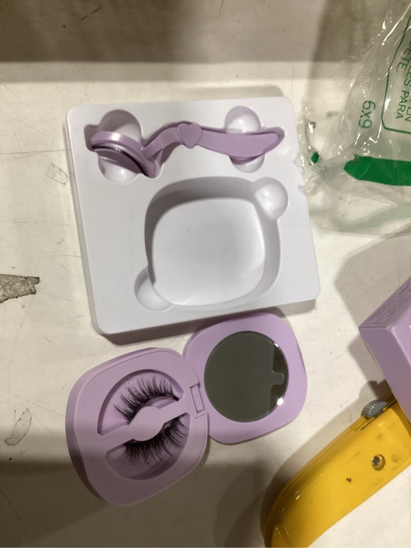 Condition photo showing Good Condition for BEYELIAN Magnetic Eyelashes with Applicator, Soft Magnetic Lashes Natural Look Comfortable & Secure Fit Easy to Apply Reusable SME35-2 CS103