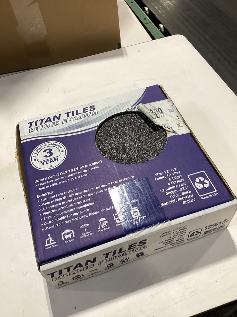 Condition photo showing Good Condition for FANMATS 12-in W x 12-in L x 0.25-in T Interlocking Rubber Gym Floor Tile