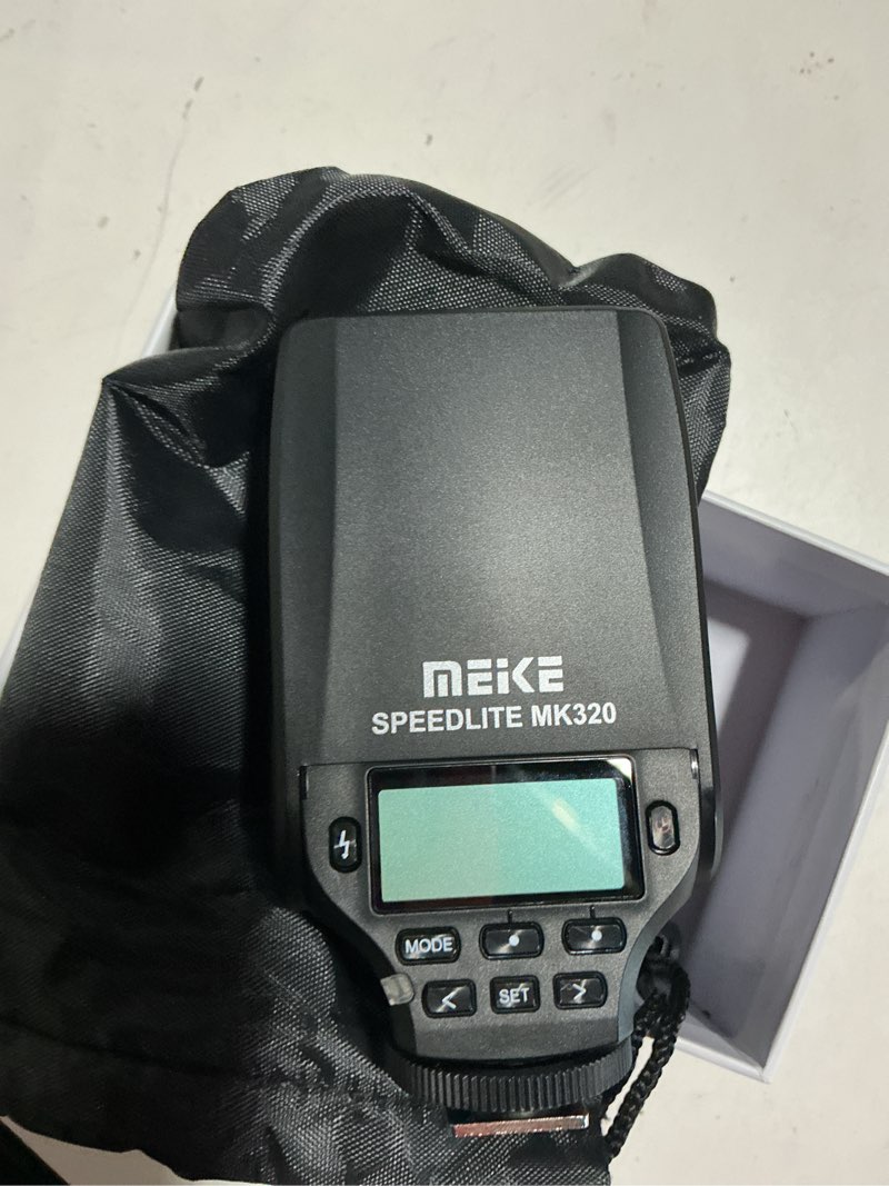 Condition photo showing Good Condition for meike mk-320c speedlite flash ttl fit canon mirrorless dslr hot shoe camera 1d mark series 1ds series 5d mark ii 5d mark iii 5d 6d 7d 7d mark ii 50d 60d 70d 100d 550d 600d 700d 1000d 1100d etc