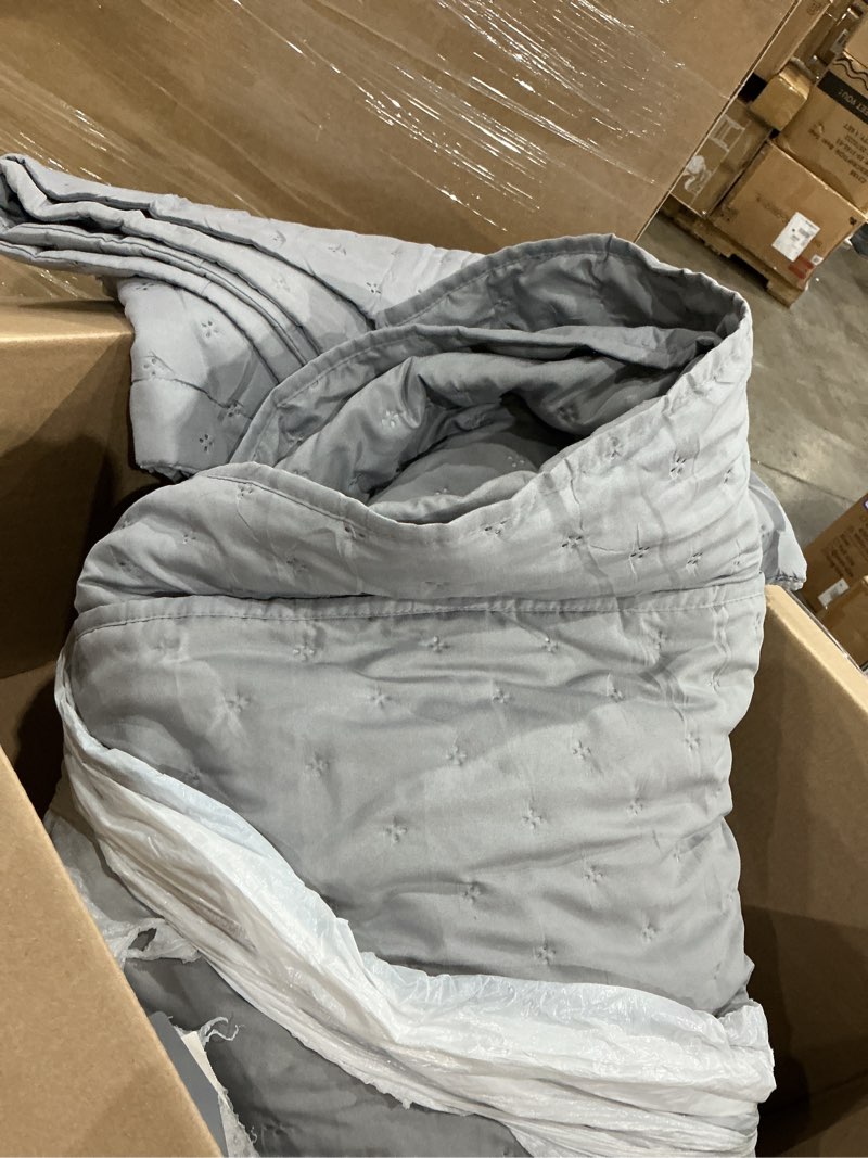 Condition photo showing Good Condition for mocaletto reversible quilts set , 3 piece gray quilt with pillow shams, point pattern microfiber bedspread, lightweight soft all season coverlet for bedroom,hotel &gift