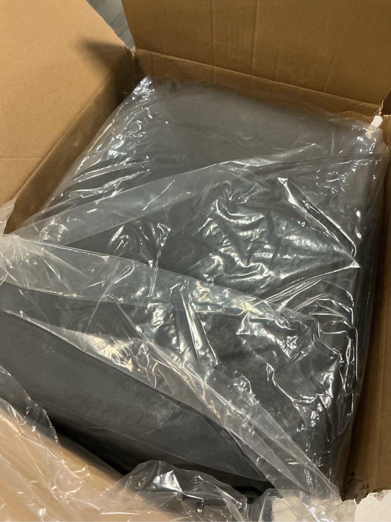 Condition photo showing Good Condition for gunhyi 16 layers large truck cover waterproof all weater, heavy duty pickup truck cover for ram 2500 3500, silverado 1500 2500 3500, f-series f-250 f-350, toyota tundra etc. length up to 261 inch. 4 truck cover 4 truck xxxl - max length to 261",max cab to 158"