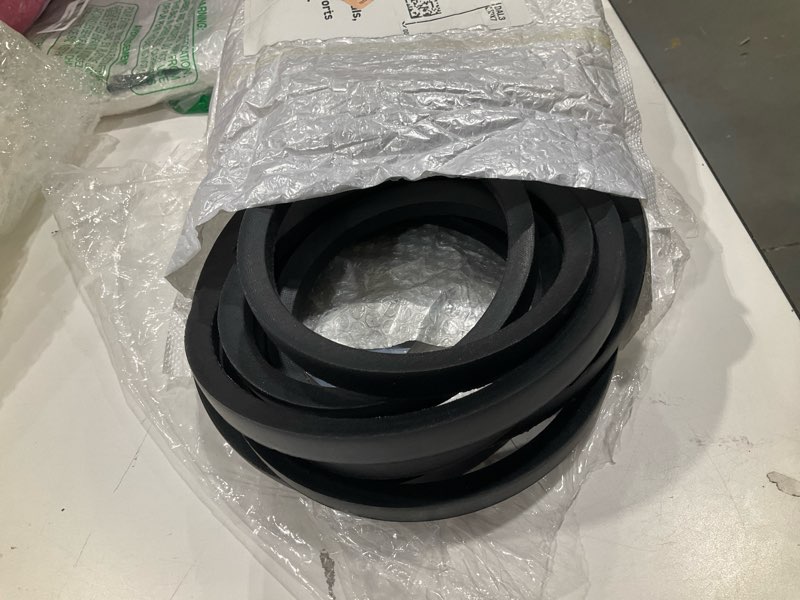Condition photo showing Good Condition for woniu replacement lawn mower 61" deck belt for scag 481558 turf tiger deck drive belt