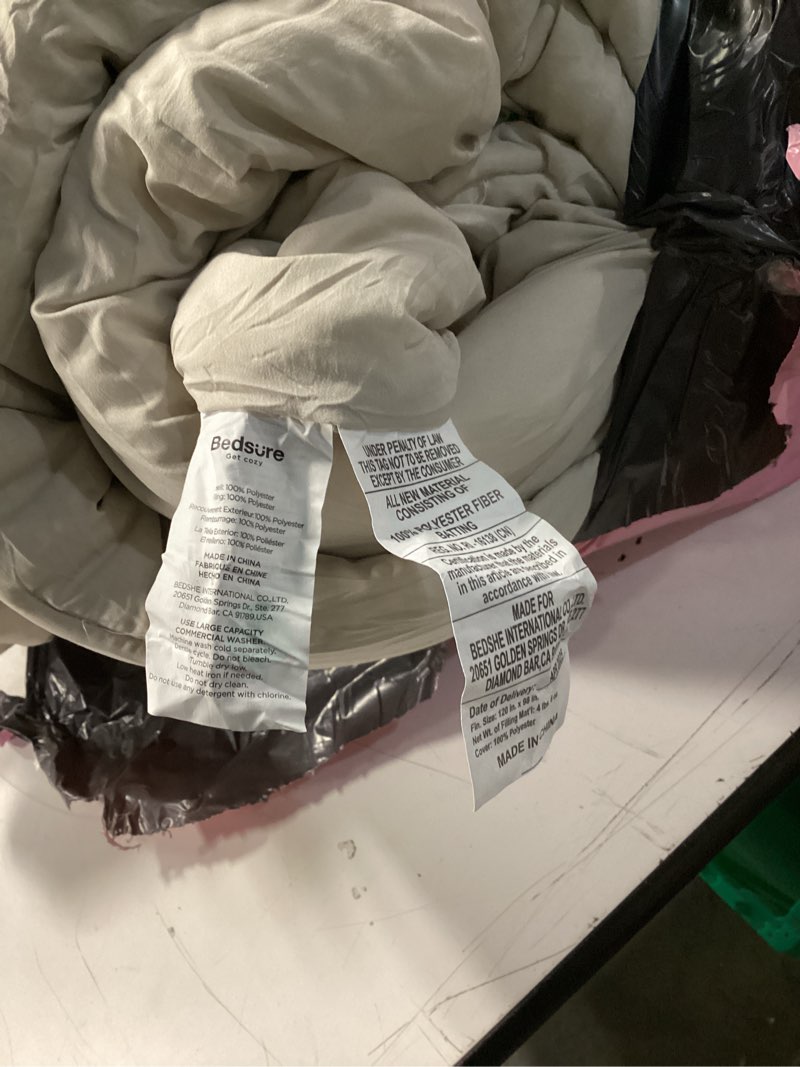 Condition photo showing As Is for Bedsure Oversized King Size Comforter Set, Beige Soft Prewashed Bedding for All Seasons, 3 Pieces GentleSoft™ Down Alternative Bed Set, 1 Lightweight Comforter (120"x98") and 2 Pillowcases (20"x36") Oversized King(120"x98") 01 - Beige