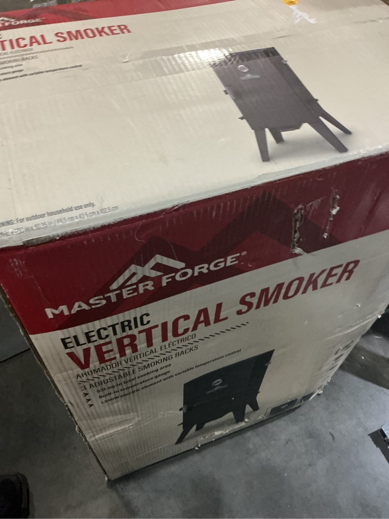 Condition photo showing Good Condition for master forge 531-sq in black electric smoker