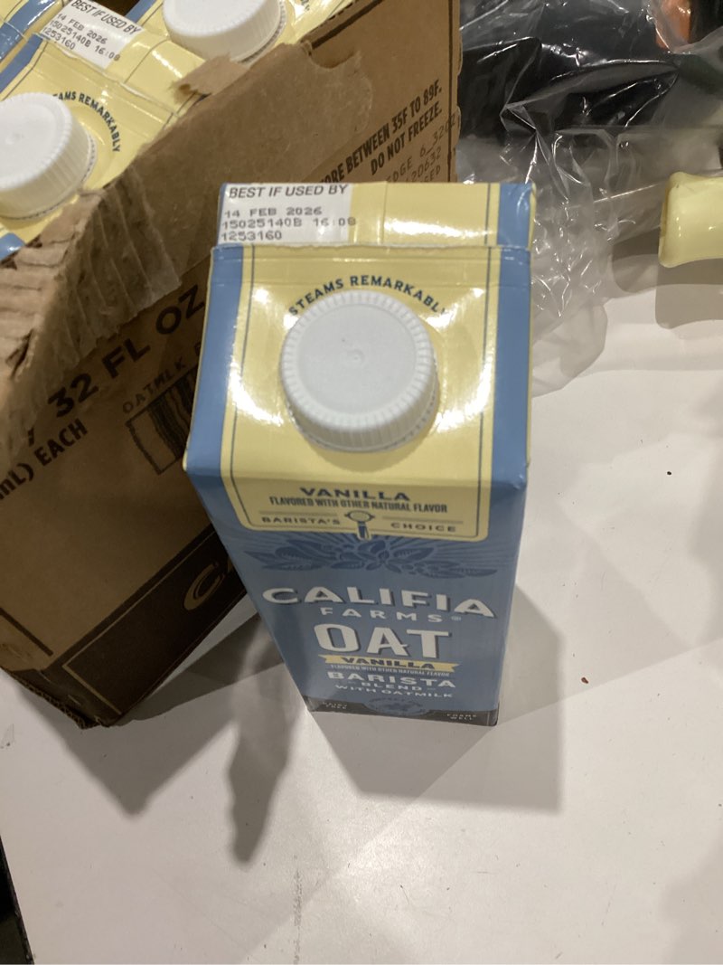 Condition photo showing New/Like New for Califia Farms – Vanilla Oat Barista Blend Oat Milk, 32 Oz (Pack of 6), Shelf Stable, Dairy Free, Plant Based, Vegan, Gluten Free, Non GMO, Milk Frother, Creamer, Blue Oat Barista - Vanilla