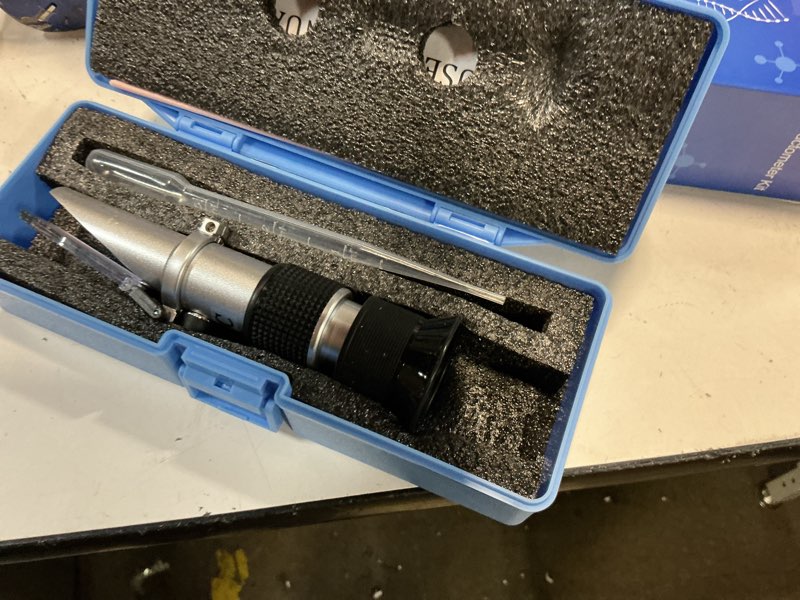 Condition photo showing Good Condition for brix refractometer 0-90%, brix meter refractometer with atc, accurate refractometer sugar maple syrup, refractometer brix for measuring sugar content in fruit, honey, maple syrup & other sugary drink