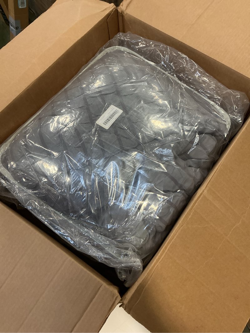 Condition photo showing Good Condition for HOMBYS 3 Piece Seersucker Oversized King Comforter Set 120x120, Breathable Grey Soft Comforter Set, Lightweight Bedding Comforter Sets with Comforter for All Season Dark Grey 120x120