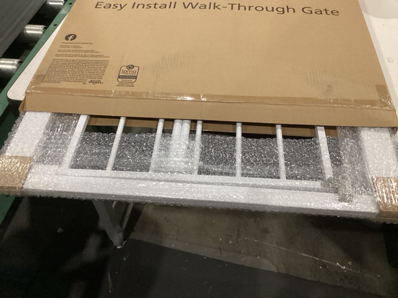 Condition photo showing Good Condition for safety 1st easy install walk thru baby gate for doorway with door, dog gates, fits 29"-38", easy install 28" tall, white 1-pack 29" to 38" wide x 28" tall white
