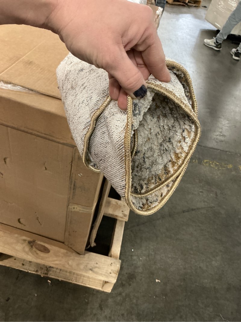 Condition photo showing As Is for Loloi Amber Lewis Alie Collection ALE-05 Gold/Beige 7'-10'' x 7'-10'', .13'' Pile Height, Round Area Rug Gold / Beige 7' (Round)