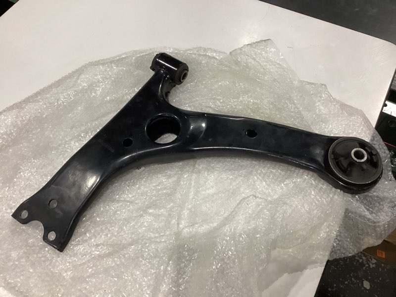 Condition photo showing New/Like New for front lower control arms with ball joints fit for toyota rav4 2001-2005 toyota rav4 (2001-2003 only fit gas) - 8pcs suspension kits k640212 k640213 02-05 rav4 8pcs front lower suspension kit