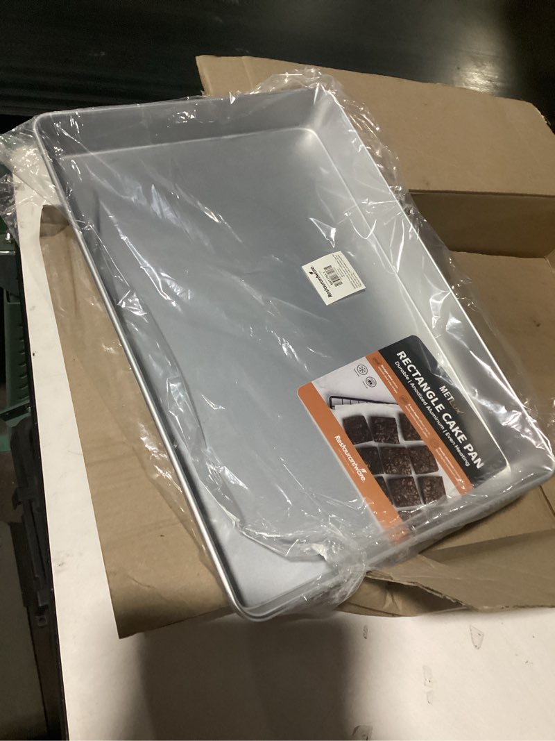 Condition photo showing Good Condition for Restaurantware-Met Lux 13 x 9 x 2 Inch Straight-Sided Baking Tin, 1 Rectangular Cake Pan - Oven-Ready, Freezable, Anodized Aluminum Baking Sheet Cake Pan, Greaseproof, For Baking Birthday Cake 1 Count 13"