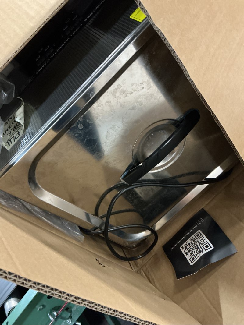 https://lotting-media.assets.bidfta.com/lotting_6b26dc4d-a158-438c-96f4-67316b985d8a