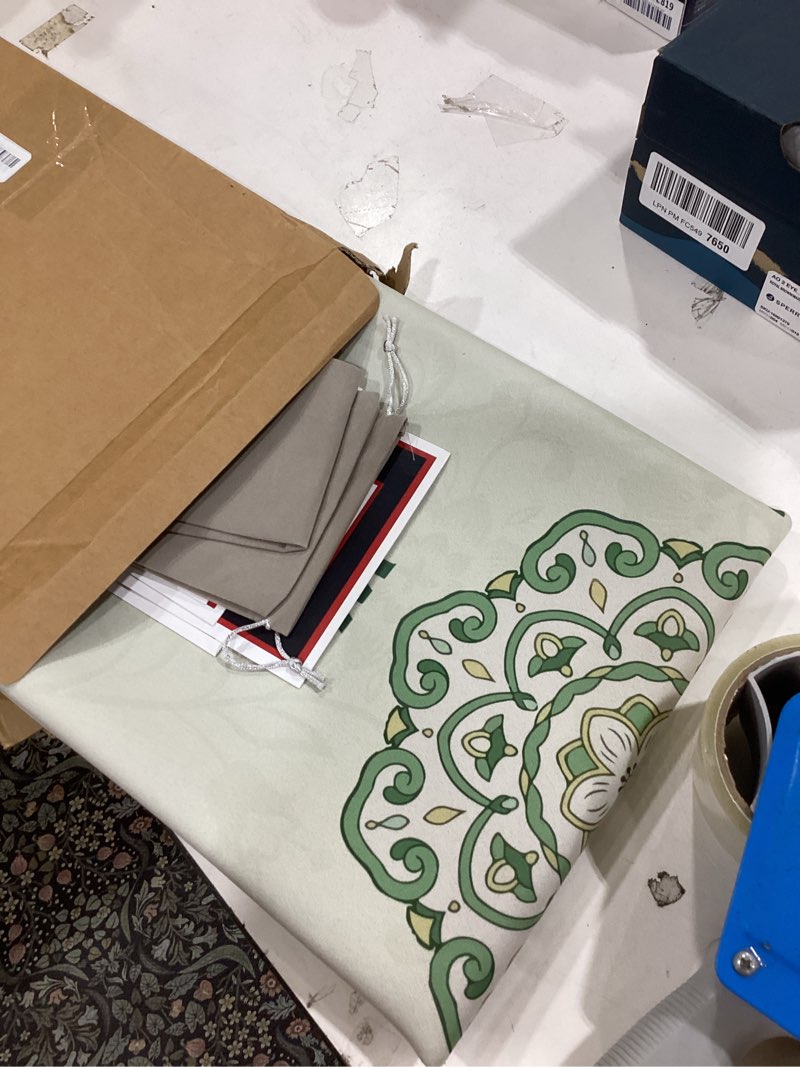 Condition photo showing Good Condition for Premium 32.4x32.4 Inch Mahjong Mat Non-Slip Rubber Backing, Waterproof Surface, Noise Reducing Play Mat for Mahjong, Poker, Board Games, Cards | Foldable & Durable Polyester Design Green