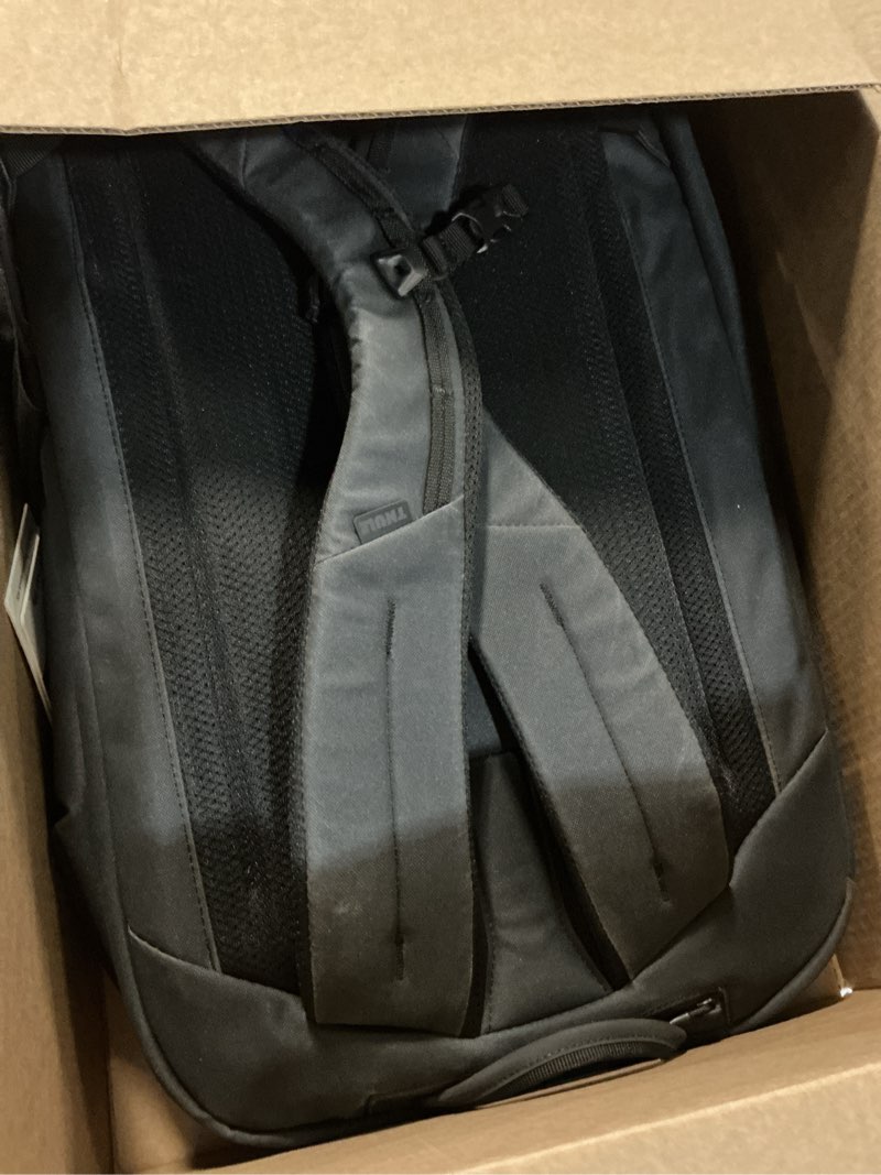 Condition photo showing Good Condition for thule aion backpack black 40l