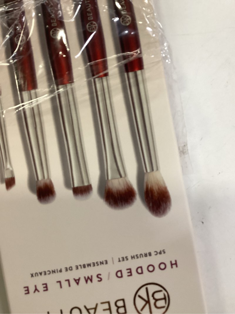 Condition photo showing New/Like New for bk beauty - brush set for hooded or smaller eyes (5pc) - eyeshadow brush set for blending, smudging & defining eyeshadow and eyeliner | premium eye makeup brushes for precise application