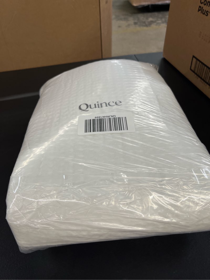 Condition photo showing Good Condition for organic luxe honeycomb duvet cover set, full/queen, white