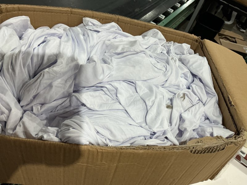 Condition photo showing Good Condition for vevor 100 pcs white chair covers polyester spandex chair cover stretch slipcovers for wedding party dining banquet flat-front chair covers 100pcs white-a