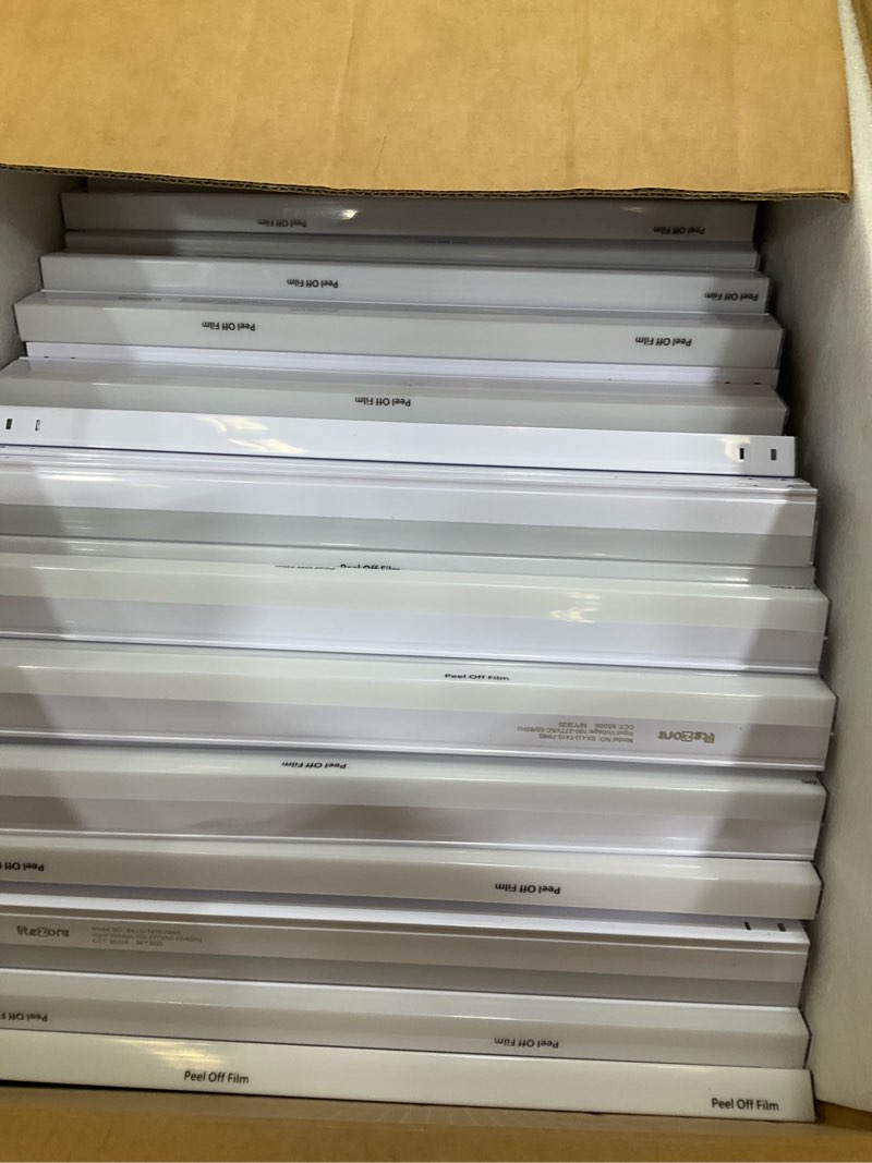 Condition photo showing Good Condition for Litezone Hexagon Garage Lights: 1295W 185 Pack 50 Grids LED Garage Lights - Easy Install 6500K Super