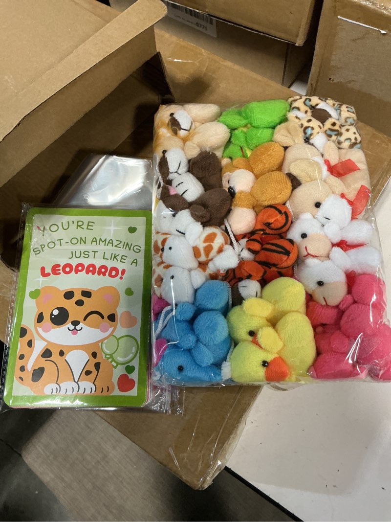 Condition photo showing New/Like New for 24 Pack Valentines Day Cards for Kids School with Mini Plush Toys & Bags - Stuffed Animal Keychains for Classroom Exchange Prize, Carnival Prizes, Jungle Theme Party Favors (12 Zoo Designs)