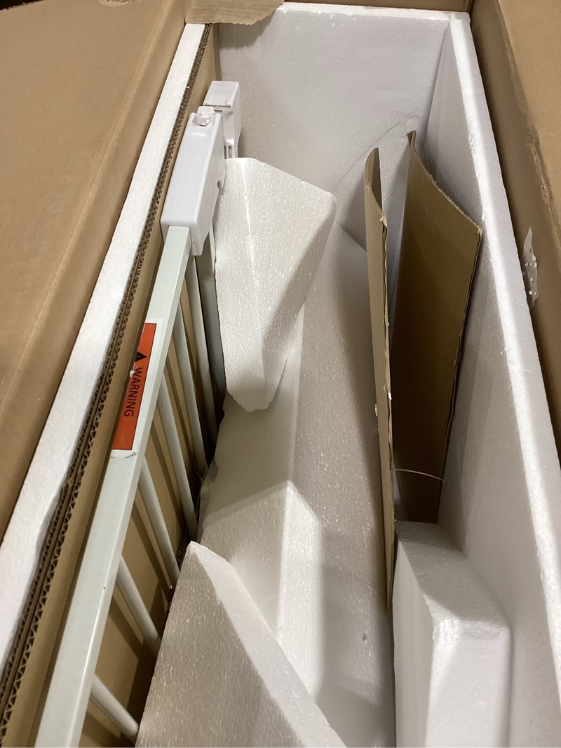 Condition photo showing Good Condition for 29-43" baby gate for stairs, 30" tall dog gate indoor, pressure mountd baby gates with auto-close/hold-open features and anti-trip pedal, safety kids gate for doorways, house, stairs-30 h white white 29-43"*30"h