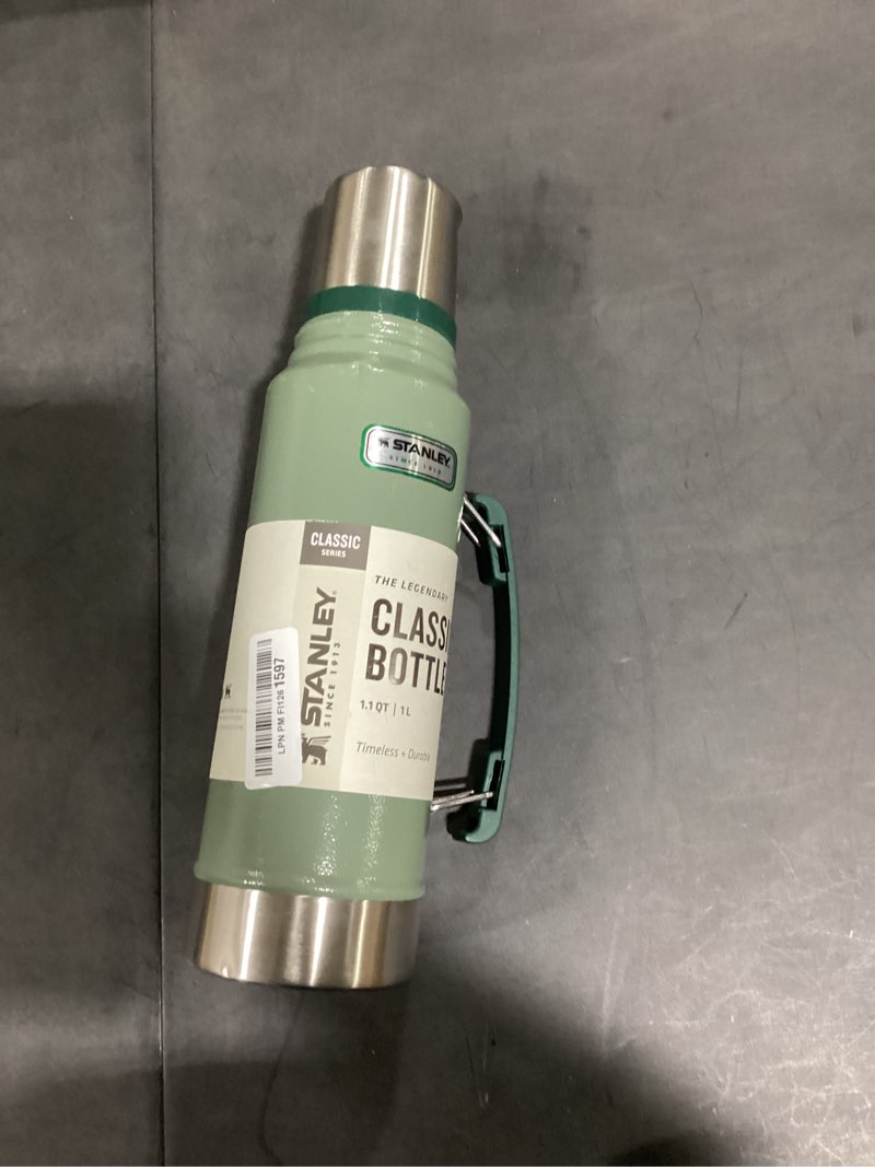 Condition photo showing Good Condition for stanley heritage classic vacuum bottle with handle 1.1 qt | wide mouth w/leakproof cup lid | keep drinks hot or cold | insulated stainless steel thermal bottle | bpa-free | hammertone green hammertone green 35.2 ounces 1.1 qt