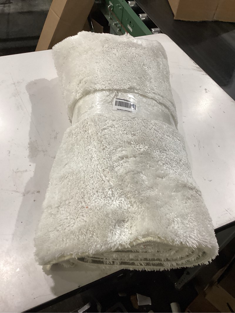 Condition photo showing Good Condition for nuloom loni solid 4x6 machine washable shag area rug for living room bedroom dining room nursery, white/ivory white 4' x 6'