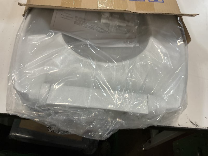 Condition photo showing Good Condition for toto® softclose® slow close elongated toilet seat and lid, cotton white - ss114#01 cotton white elongated seat