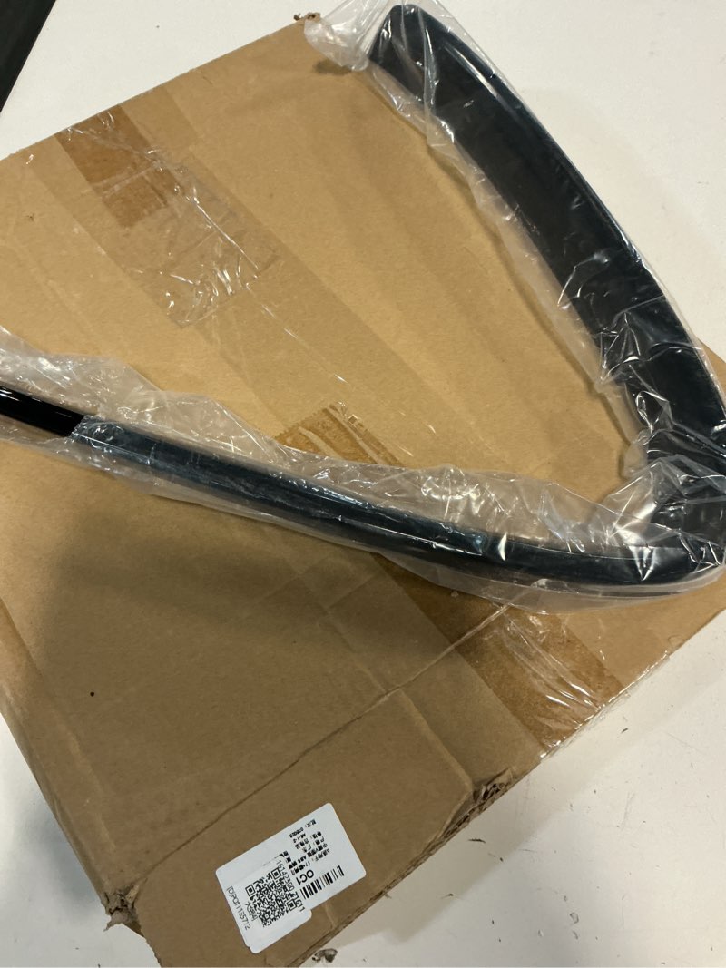 Condition photo showing Good Condition for Replacement for Giulia Stelvio 2017-2020 Front Bumper Grill Cover, Glossy Black Front Grille Trim Front Grille Decorative Cover V Shape Frame Decoration Sticker